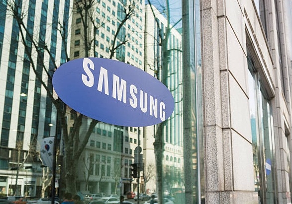 The Weekend Leader - Samsung Display continues to dominate smartphone panel market in H1: report